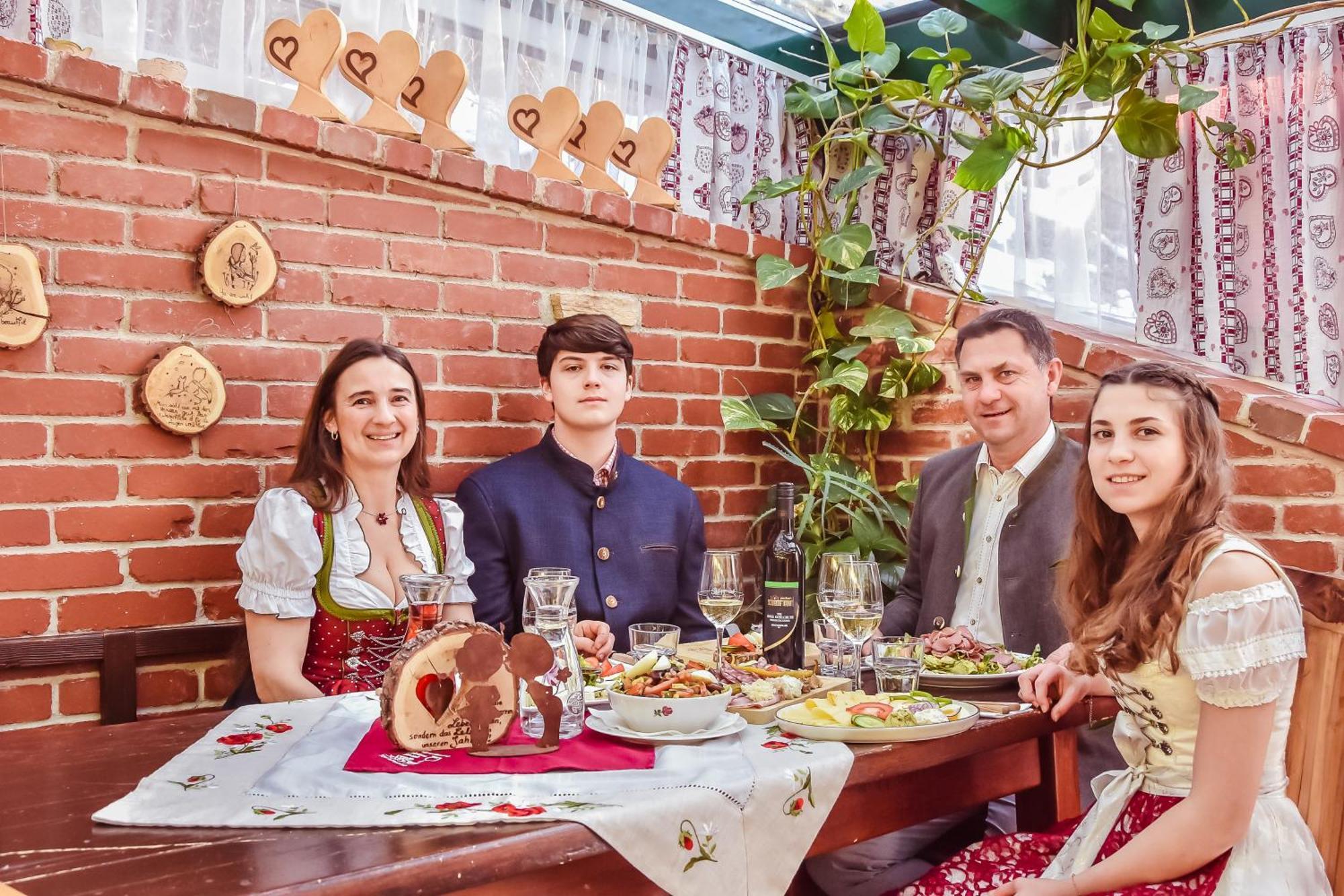 Weingut Buschenschank Schneiderannerl Gleinstätten Dış mekan fotoğraf